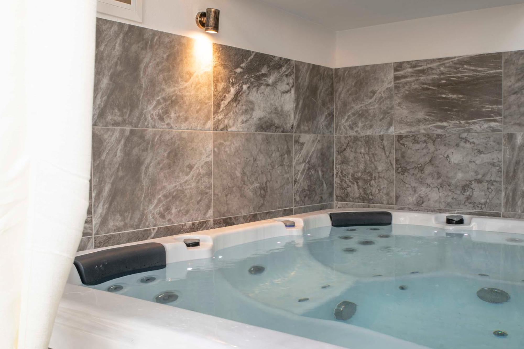 Kleopatra Deluxe Apartment With Jacuzzi Kamilari Ngoại thất bức ảnh